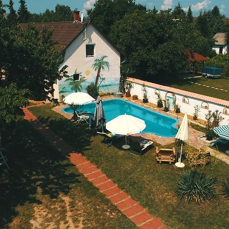 Pension Elisabeth Balatonlelle Exterior foto