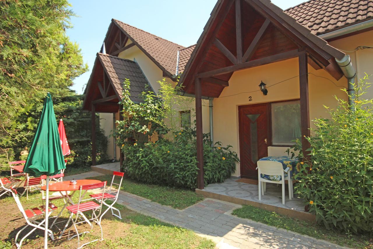 Pension Elisabeth Balatonlelle Exterior foto
